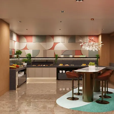 塔克西姆广场先锋酒店