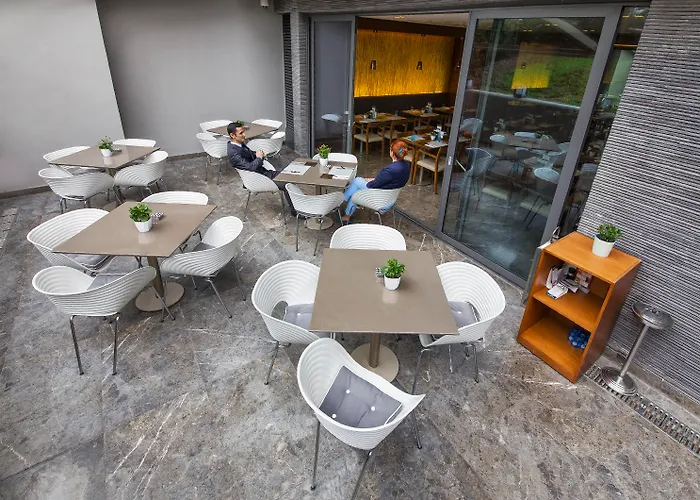 Lokalist, Istanbul, A Tribute Portfolio